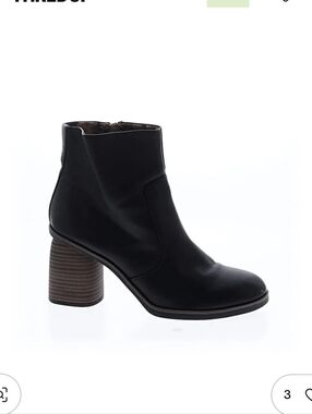 Korks Black Ankle Boots.